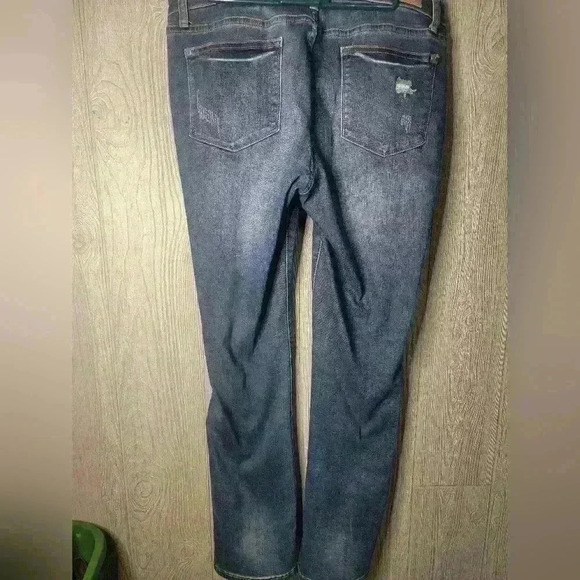 Women's Judy Blue jean size 32 Straight Fit. - Picture 4 of 10